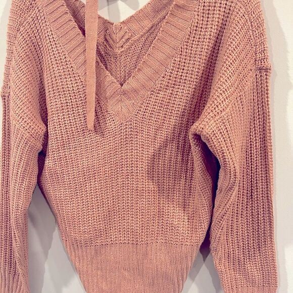 NO COMMENT
Juniors' Ikeddi V-Neck Tie-Back Sweater size M cameo brown - Picture 7 of 9